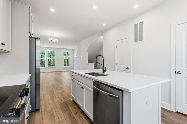 Building Photo - 602 Watermans Dr