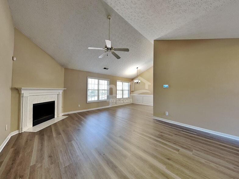 Building Photo - 725 Windsor Brook Ln