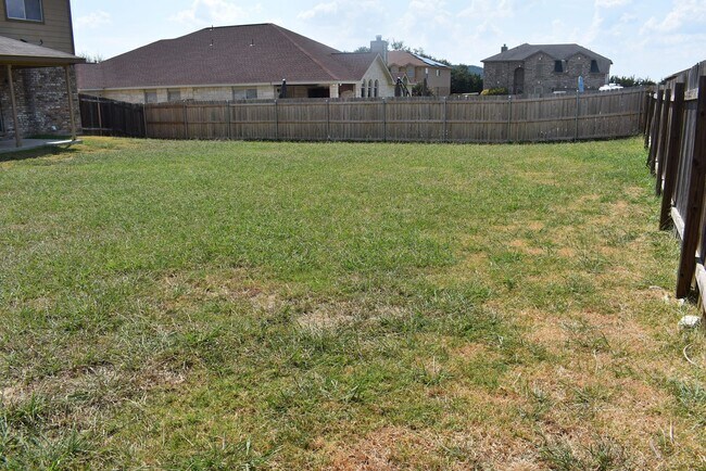 Building Photo - 509 Lakota Ln
