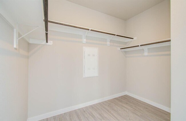 Building Photo - 21611 Sandy Dune Dr