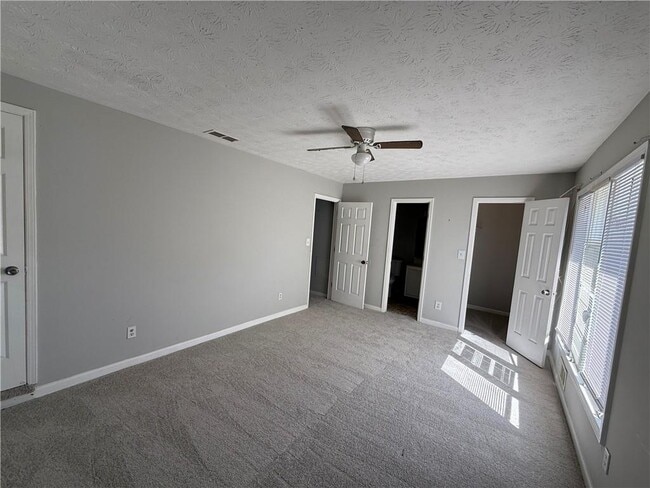 Building Photo - 2124 Fieldstone View Ct SE