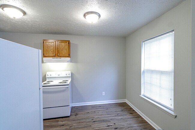 Building Photo - 8508 Standing Oak Dr
