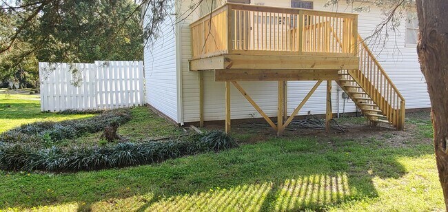 Building Photo - 7402 Brigmore Dr