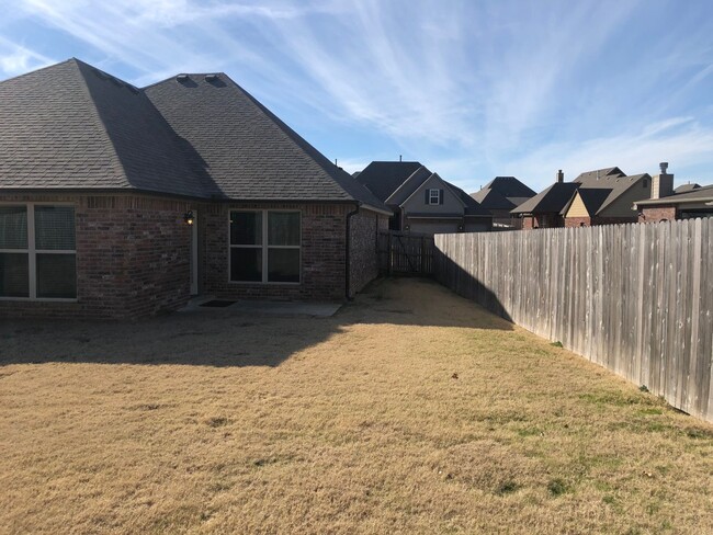 Building Photo - 4 bedroom home in Brighton Village