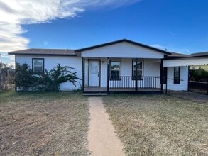 Building Photo - Lamesa Luxe Retreat – Modern Comfort Meets Small-Town Charm