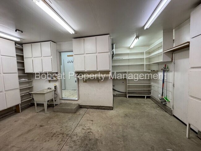 Building Photo - 4098 Quinn Dr