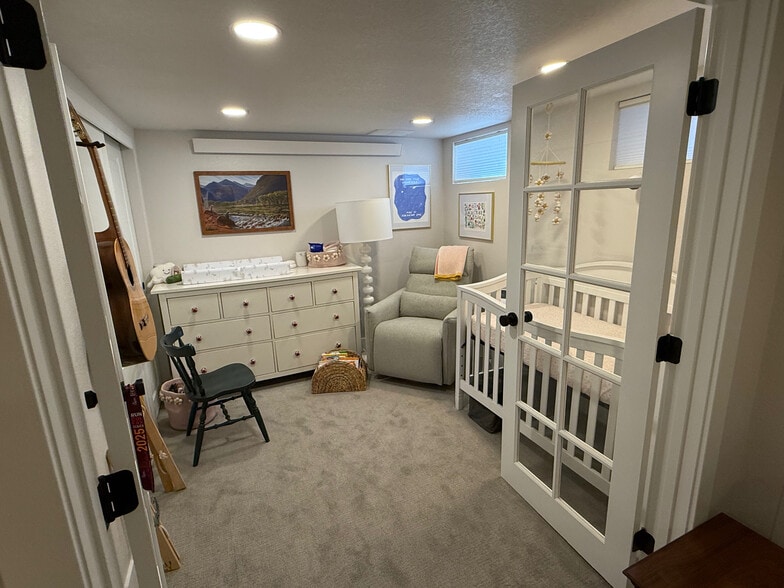 Nursery or office - 3423 N Saint Paul St