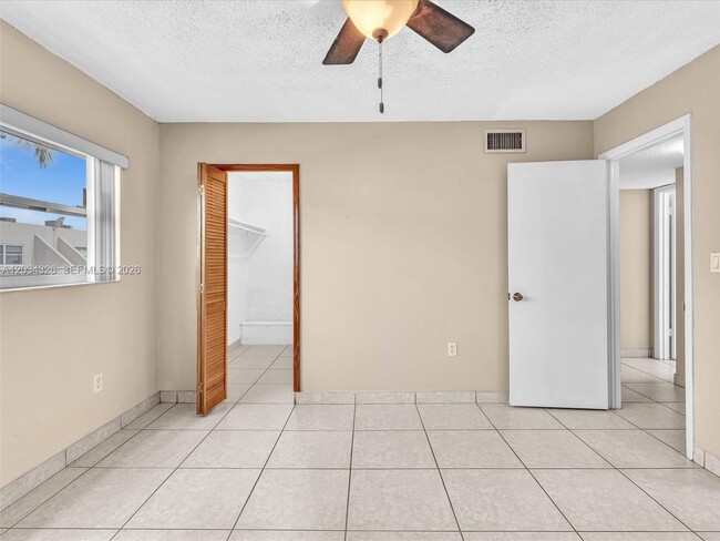 Building Photo - 210 NW 87th Ave