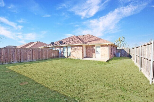 Primary Photo - 933 Farmington Rd