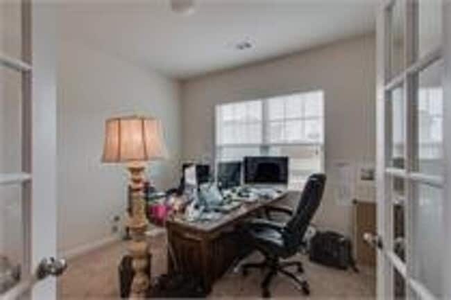 Building Photo - Beautiful 4bd 2.5ba home with Community Am...