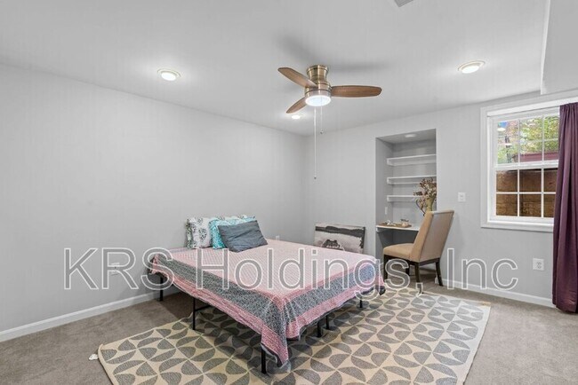 Building Photo - 4500 Marquis Pl
