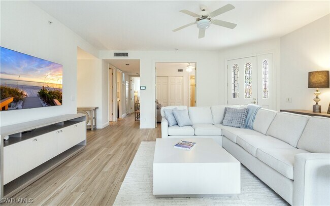 Building Photo - 233 Colonade Cir