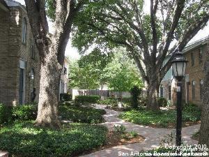 Building Photo - 2811 Woodbury Dr