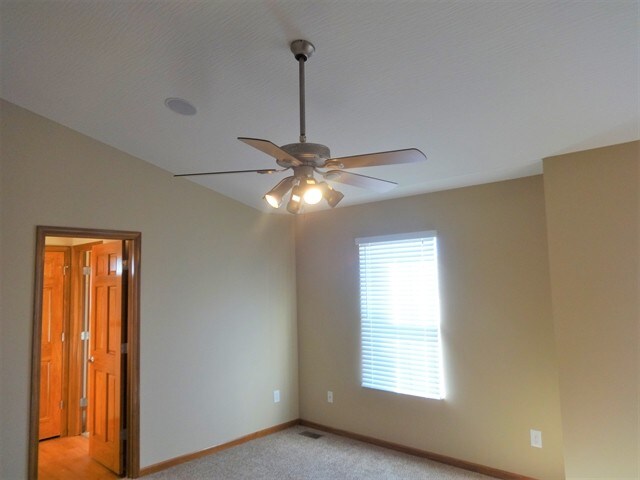 Building Photo - 16 Stoney Bluff Way