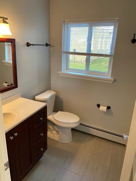 Building Photo - 11 Winston Dr