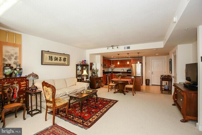 Building Photo - 2451 Midtown Ave