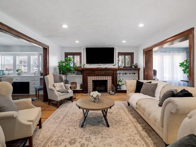 Building Photo - 3222 West Blvd