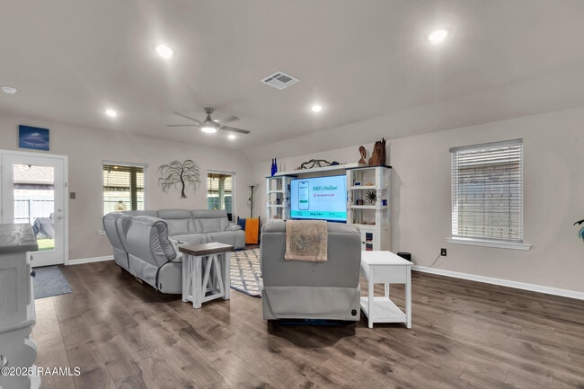 Building Photo - 101 Chestnut Oak Dr