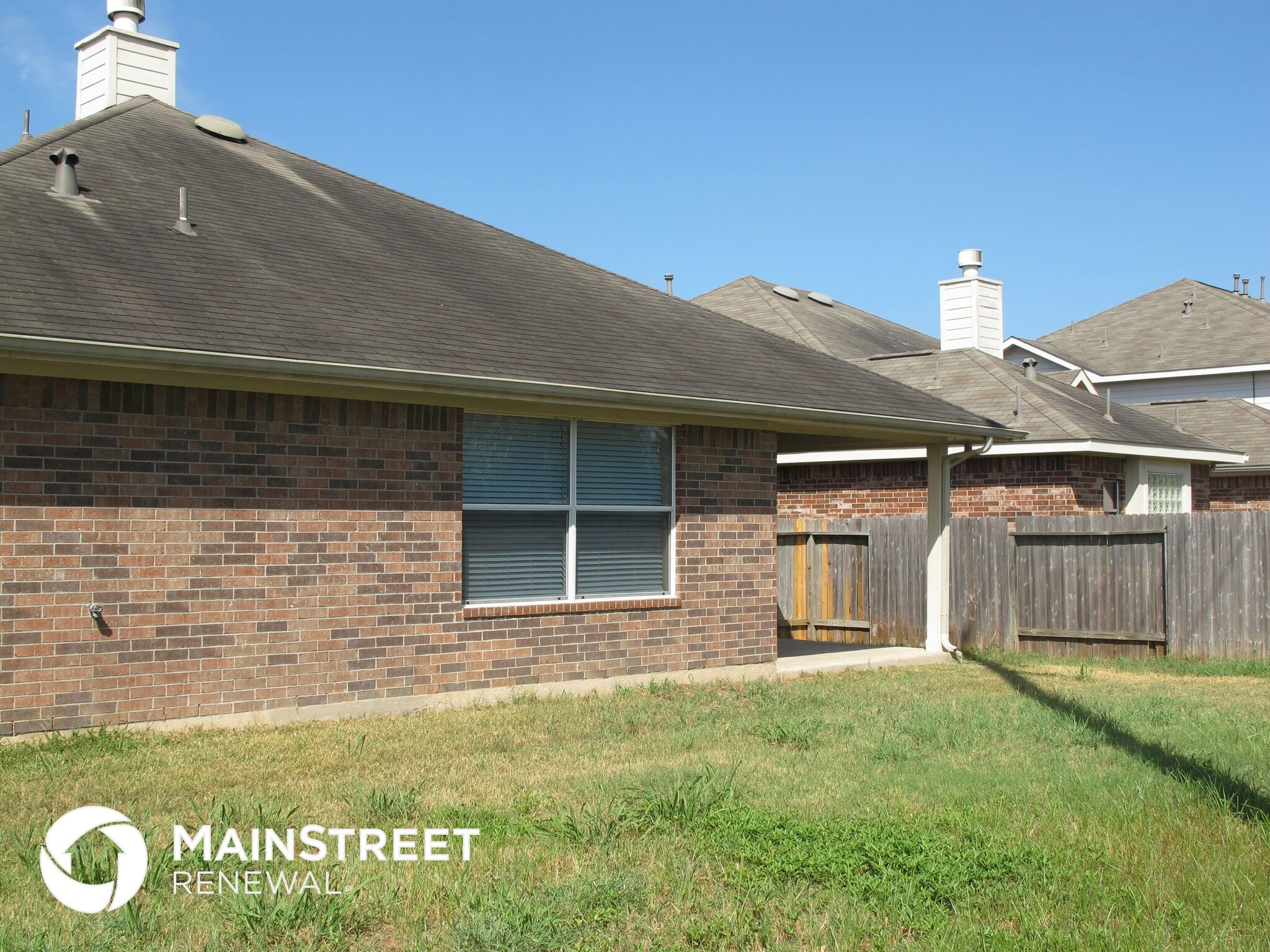 Building Photo - 19034 Piney Way Dr