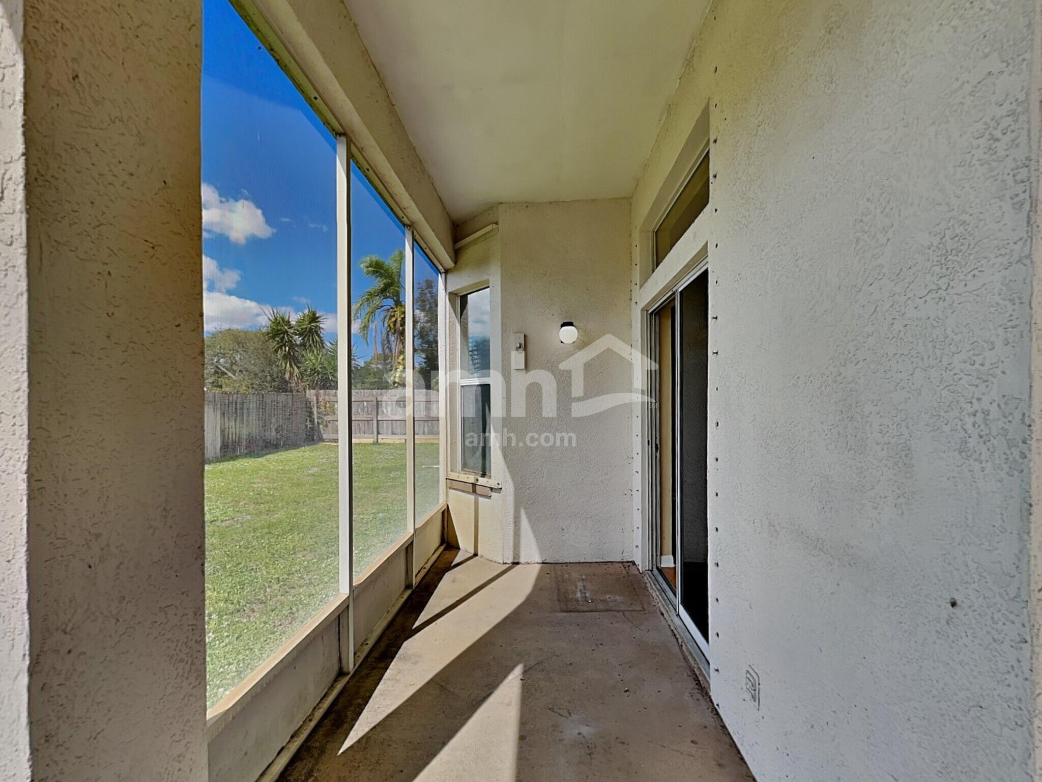 Building Photo - 2462 St Johns Ln