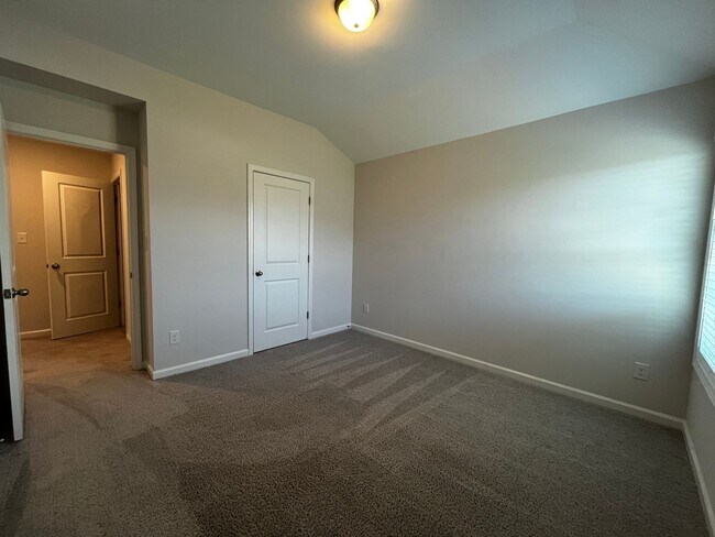 Building Photo - 311 Shoshone Cir