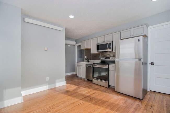 Building Photo - 3512 Dodge St