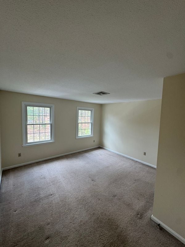 Building Photo - 123 Fox Hollow Way