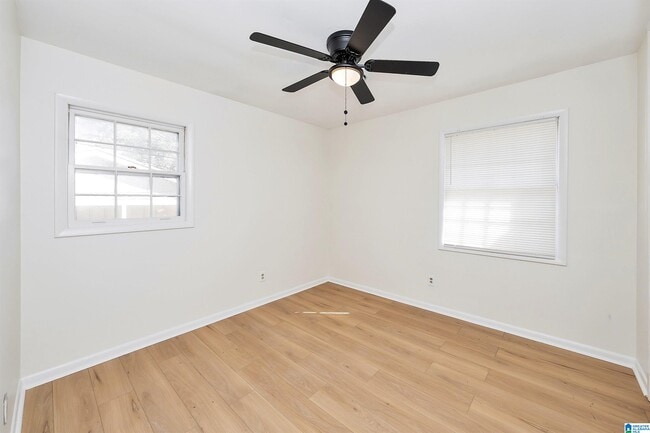 Building Photo - 2842 Brooklane Dr