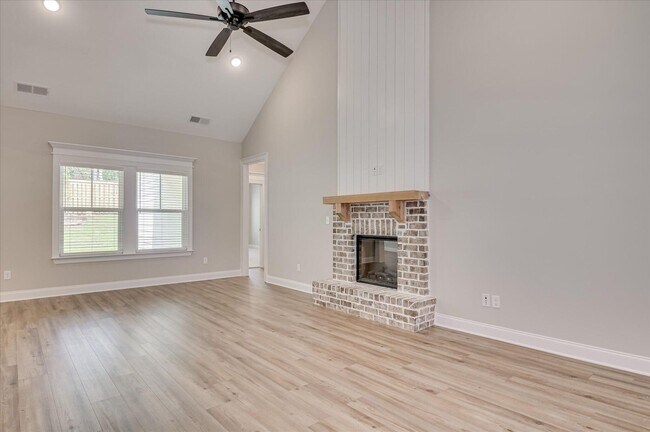 Building Photo - 136 Tanager Ln