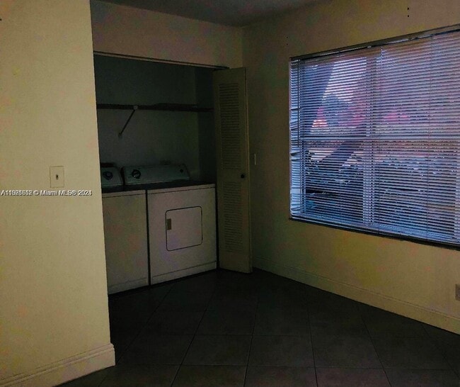 Building Photo - 3340 Pinewalk Dr N