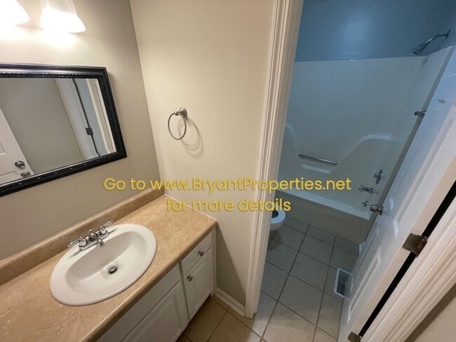 Building Photo - Nashville - Donelson- Percy Priest Lake Area - 3-bedroom 2.5 Bath