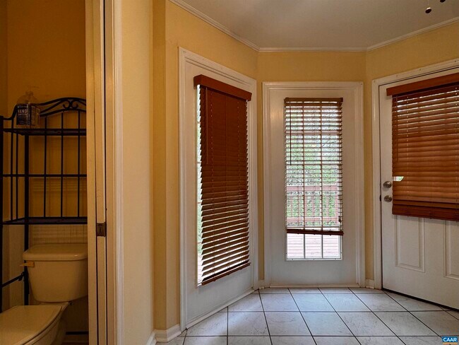 Building Photo - 4644 Briarwood Dr