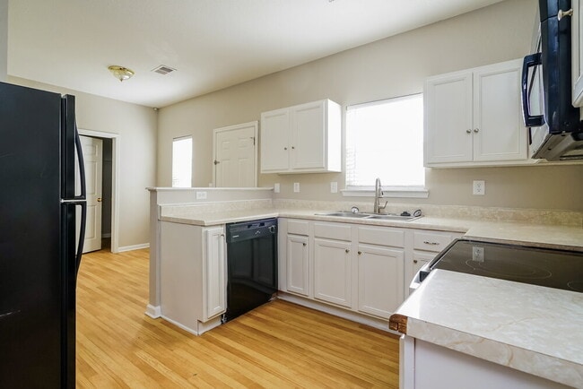 Building Photo - 5357 Jerome Rd