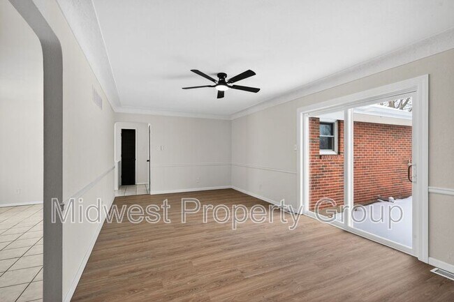 Building Photo - 5165 Westwood Dr