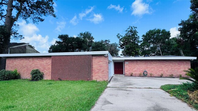 Building Photo - 3936 Wagon Rd