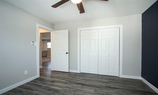 Building Photo - 5201 Crawford St