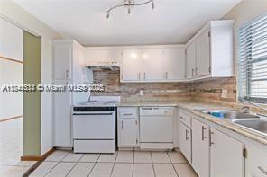 Building Photo - 2025 NE 164th St
