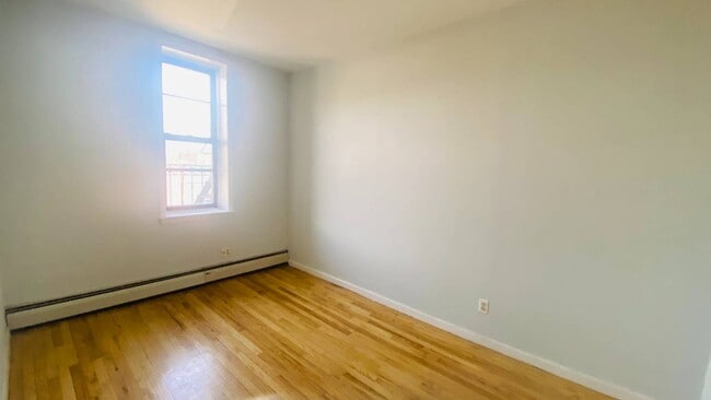 Building Photo - 40-04 36th Ave