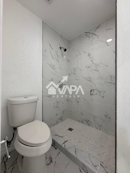 Building Photo - 5714 Elk Lake Dr