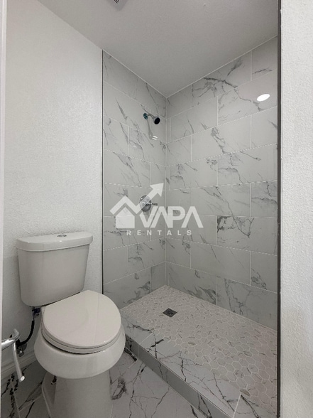 Building Photo - 6714 Elk Lake Dr