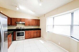 Building Photo - 7600 NW 88th Cir