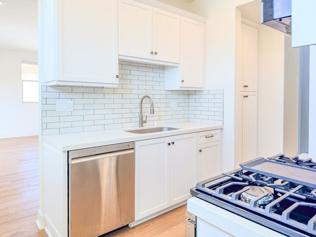 Building Photo - 44 Coronado St