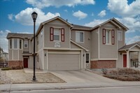 Building Photo - 2 Bedroom, 2.5 Bathroom townhome in the Th...