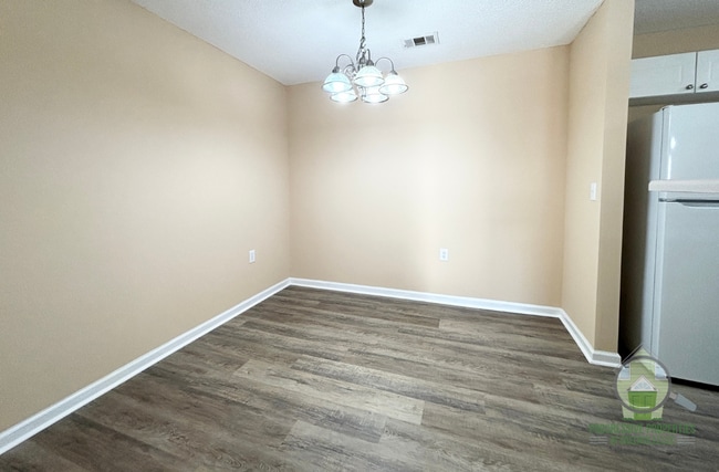 Building Photo - 105 McKenna Cir