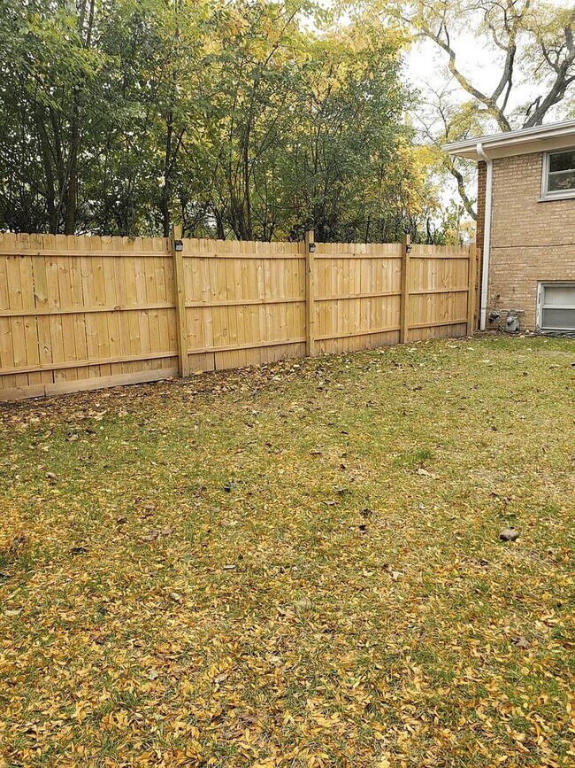 Building Photo - 312 Sunset Dr