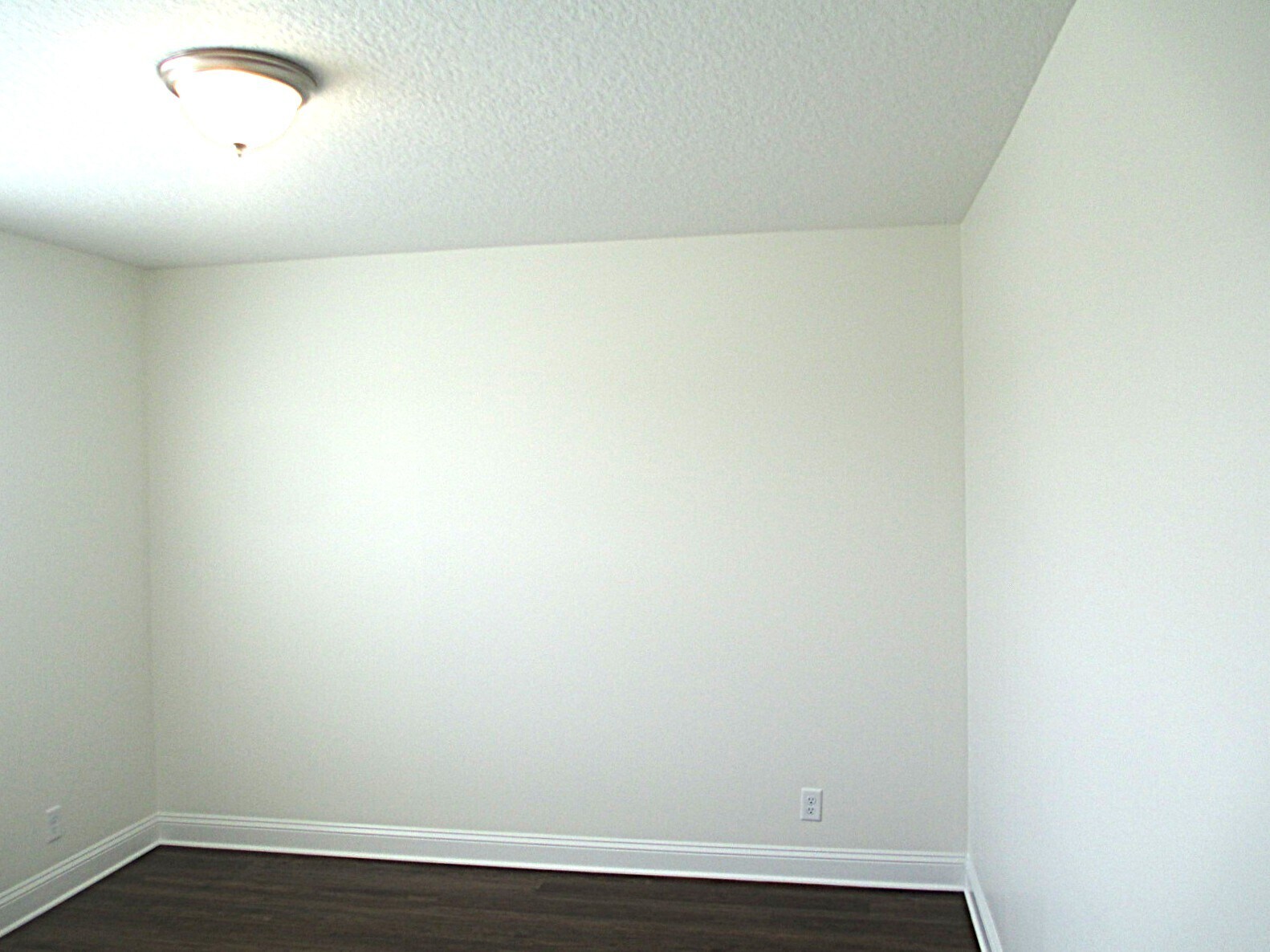 Building Photo - 901 Sunny Stroll Dr