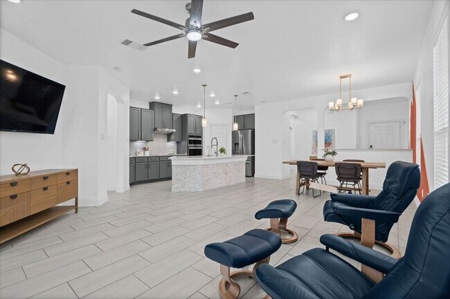 Building Photo - 17004 Gibbons Path