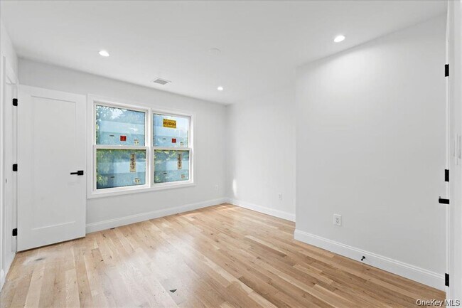 Building Photo - 89 Thurton Pl