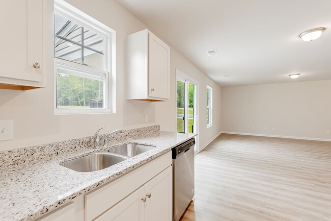 Building Photo - Like-New 4 Bedroom Home in Boulder Ridge –...