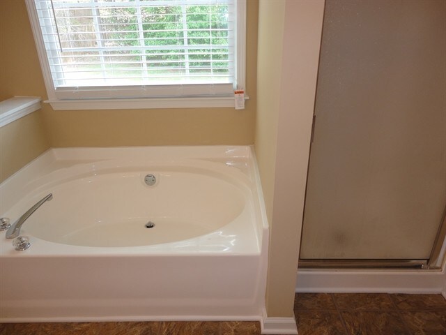 Building Photo - 534 Matthew Dr